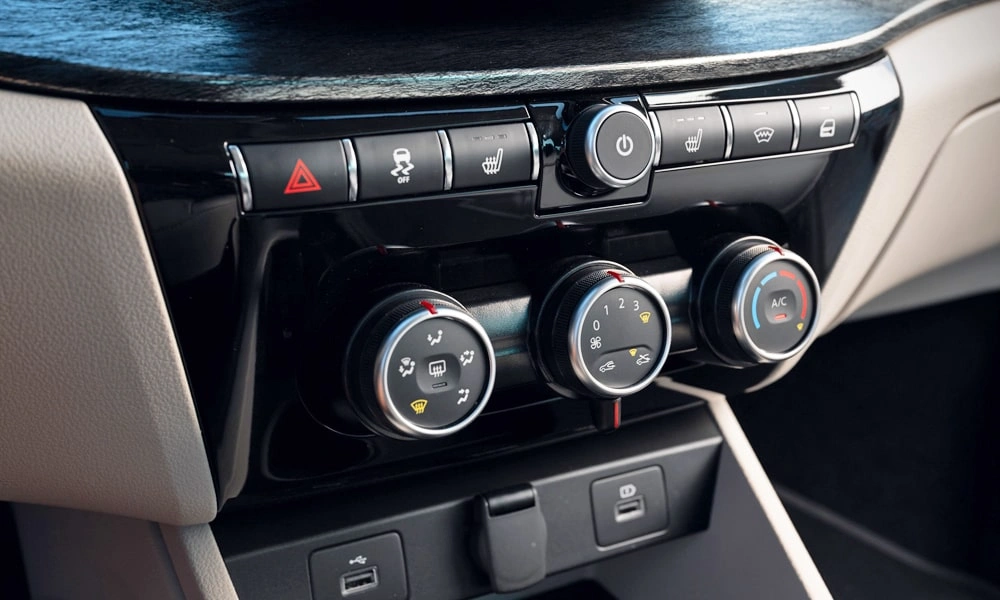 Lada Aura - фото №21