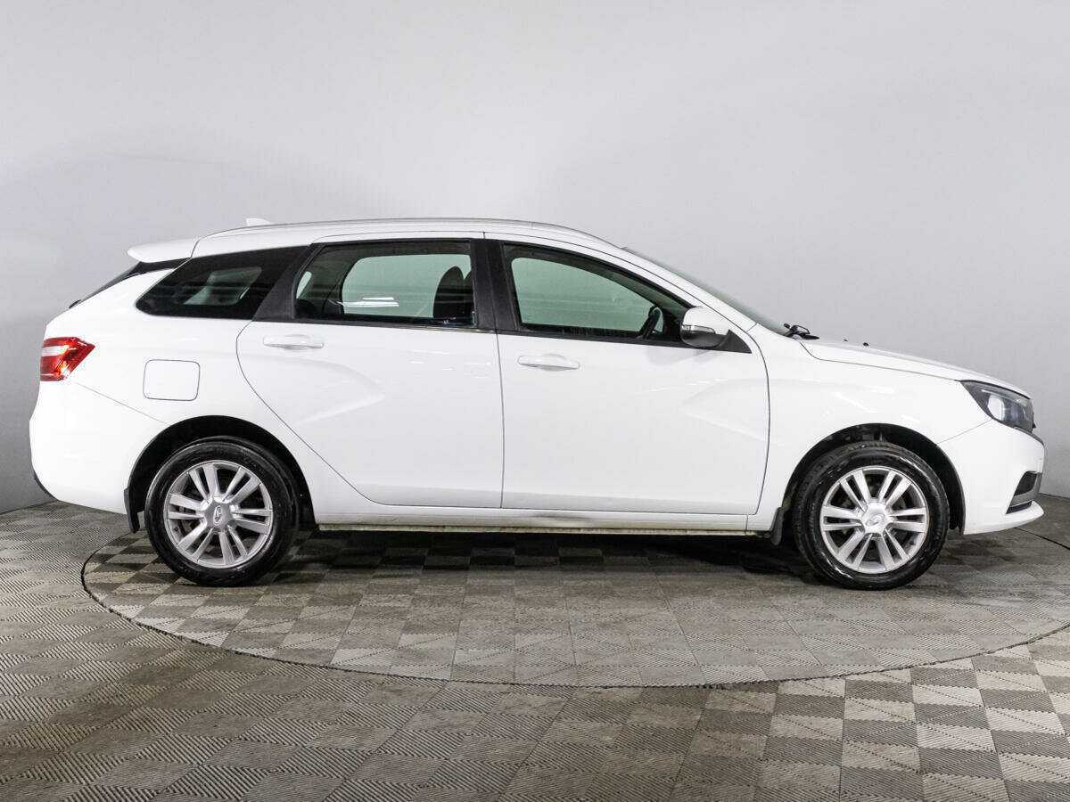 Lada (ВАЗ) Vesta SW, 2017 - фото №4